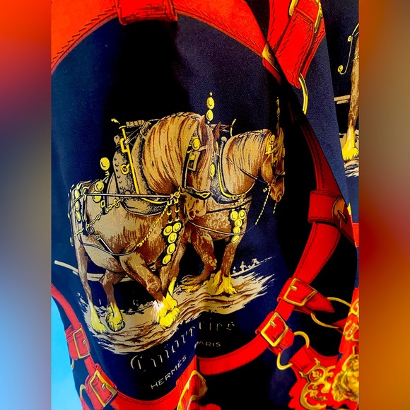 Hermès 100% Silk Scarf. Black/Red/Gold - Picture 12 of 13
